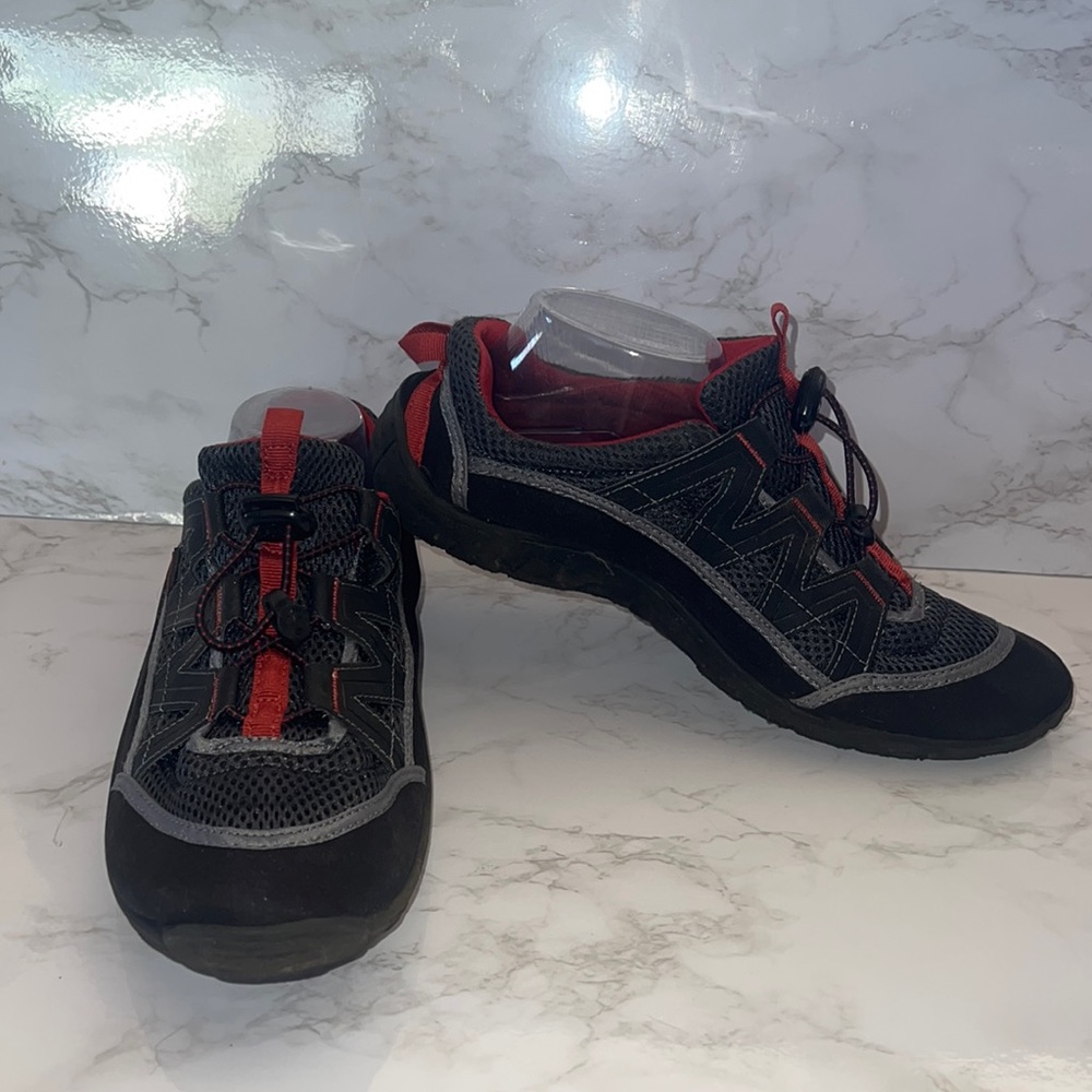 Water Shoe 10. Walking on Water is hard, but Walking IN Water just got easier !!